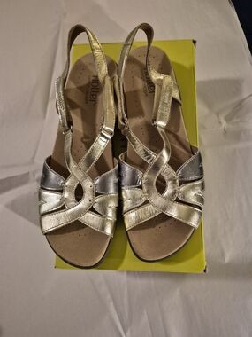 NWT- Hotter Comfort Gold Metallic Slingback Sandals, 9.5